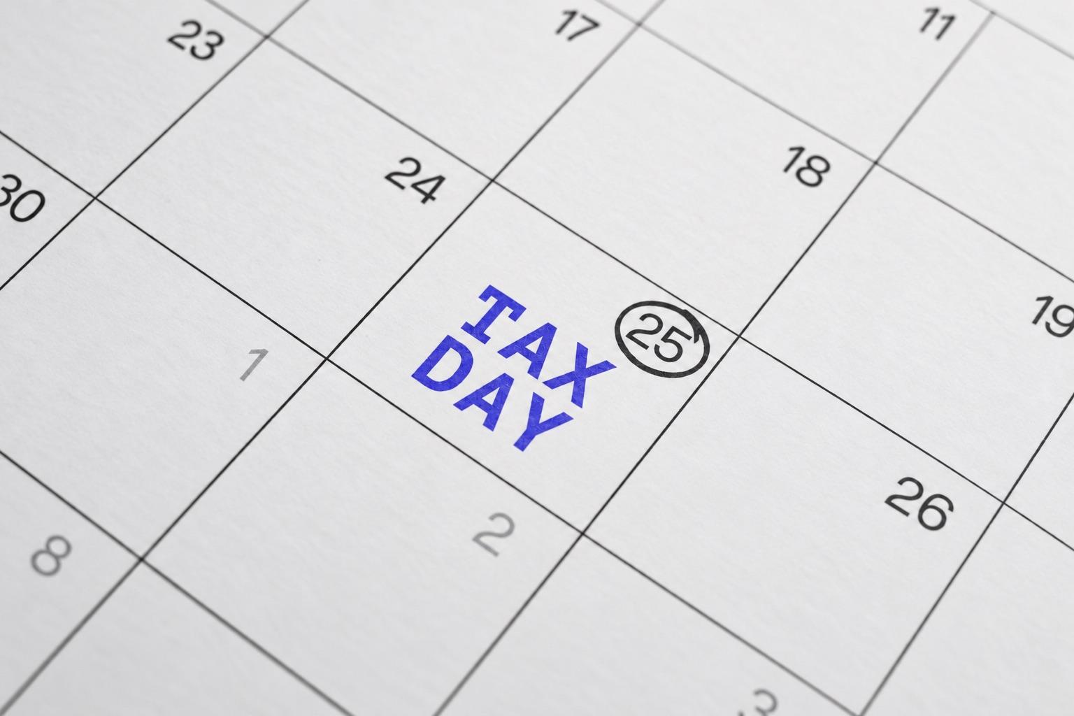 Calendário com as datas de entrega e pagamento do IVA trimestral em 2026